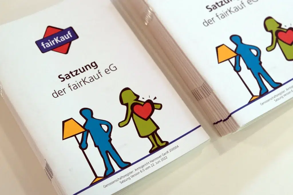 Foto eines Stapels Bröschuren von fairkauf